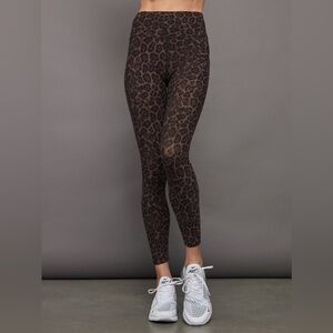Carbon38 High Rise Leggings in Leopard Print size M